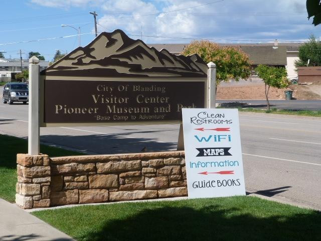 Blanding Visitor's Center-布兰丁必去景点