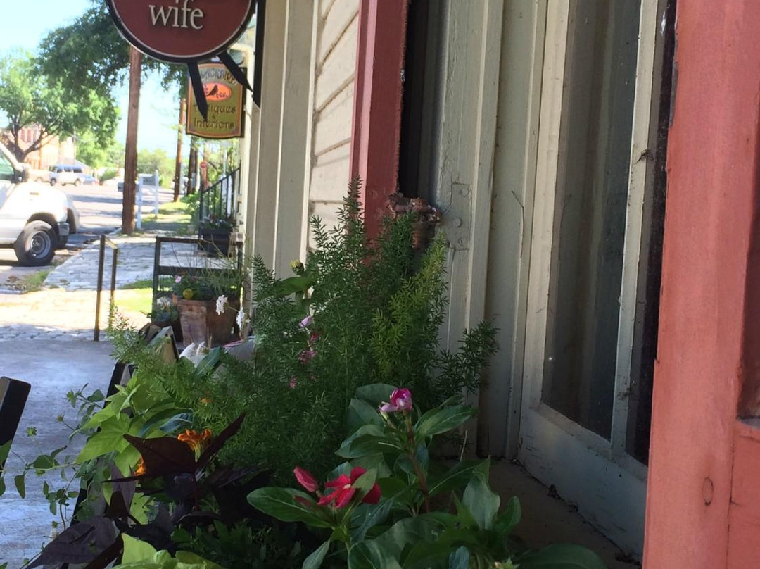 The Tinsmith's Wife-Comfort必去景点