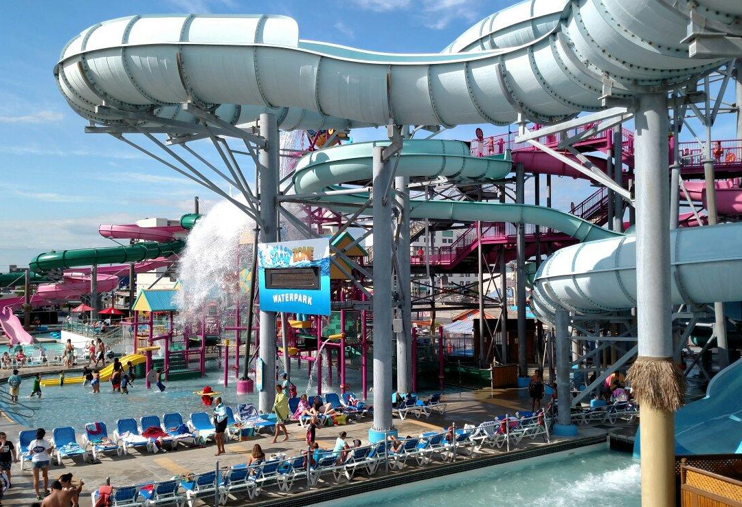 Splash Zone Waterpark景点图片