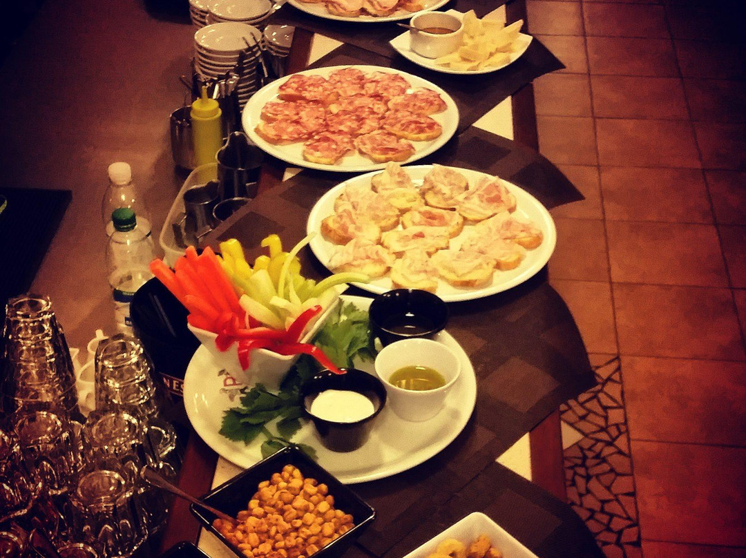 DUCKTAIL Winebar & Caffetteria