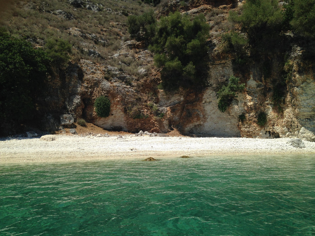 Yellow Boats Company-阿吉亚埃菲米亚必去景点