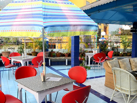 辛朱拉酒店主图