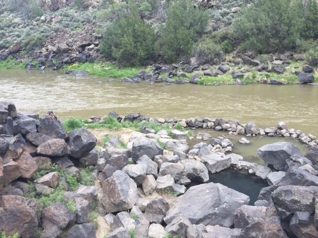 Manby Hot Springs-Arroyo Hondo必去景点