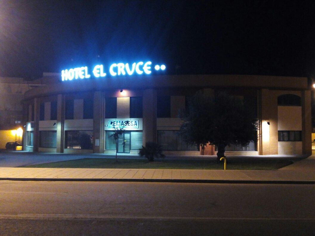 Hotel El Cruce主图