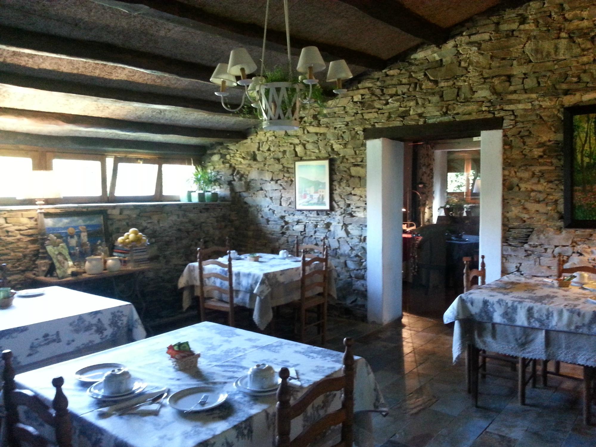 A Cortina de Cantalarrana-餐饮