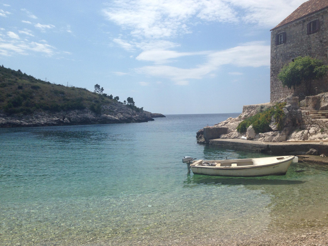 Dubovica Beach景点图片