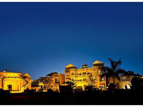 Golasani酒店住宿-尼亚利哈尼酒店