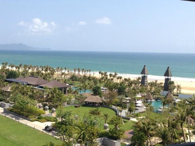 海南清水湾雅居乐莱佛士酒店主图