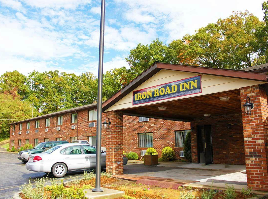 Iron Road Inn & Lodge