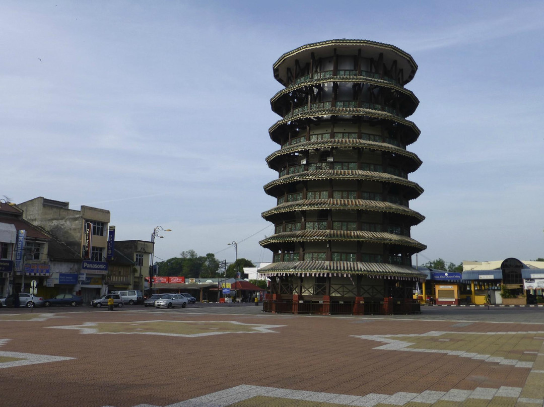 Leaning Tower of Teluk Intan景点图片
