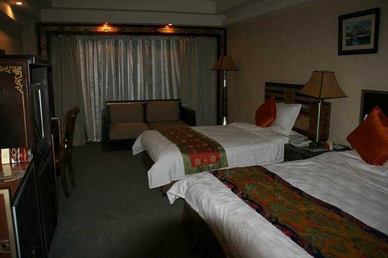 嘉绒大酒店主图