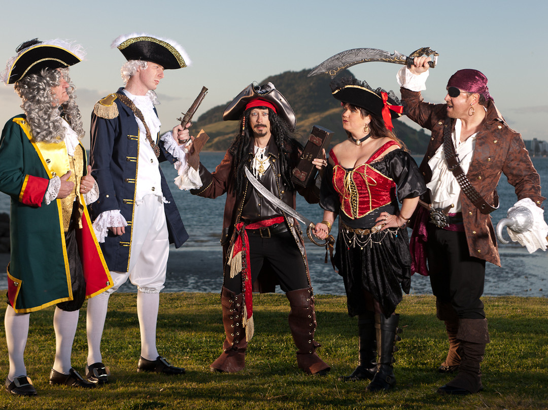 Pirates of the Pacific Dinner Show-芒格努伊山必去景点