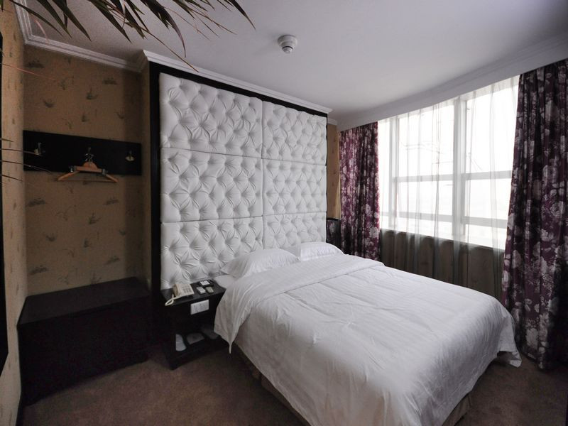 连云港速8步行街店主图