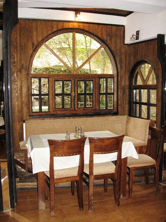 Recreation Center Izvor-餐饮