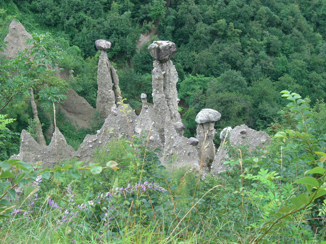 Piramidi di Zone景点图片