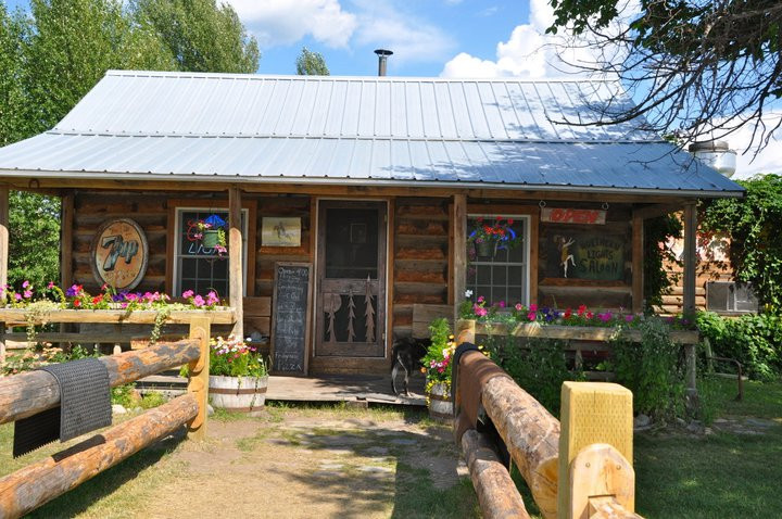 Polebridge餐馆和美食-Northern Lights Saloon and Cafe