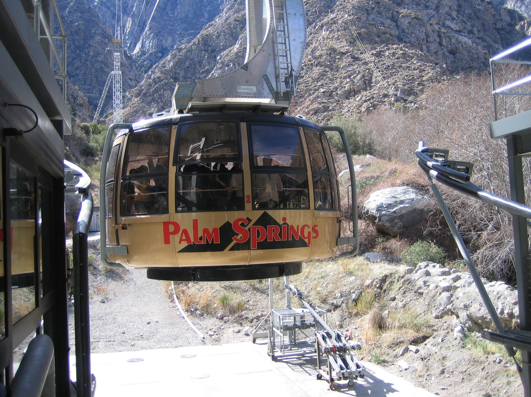 棕榈泉空中缆车-棕榈泉市必去景点