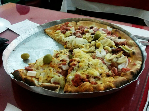 Pizzaria E Restaurante Bom Gustaggio