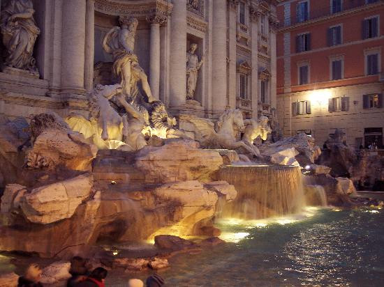 特莱维喷泉（许愿池）-罗马必去景点