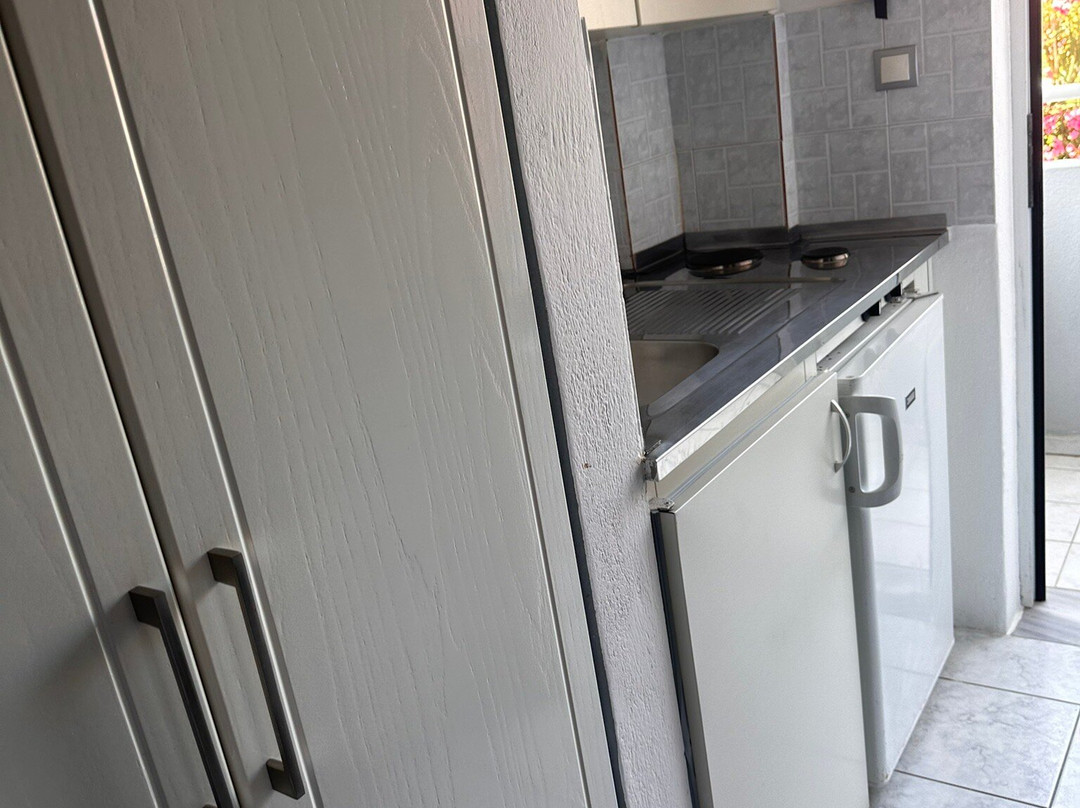 Roulla Studios主图