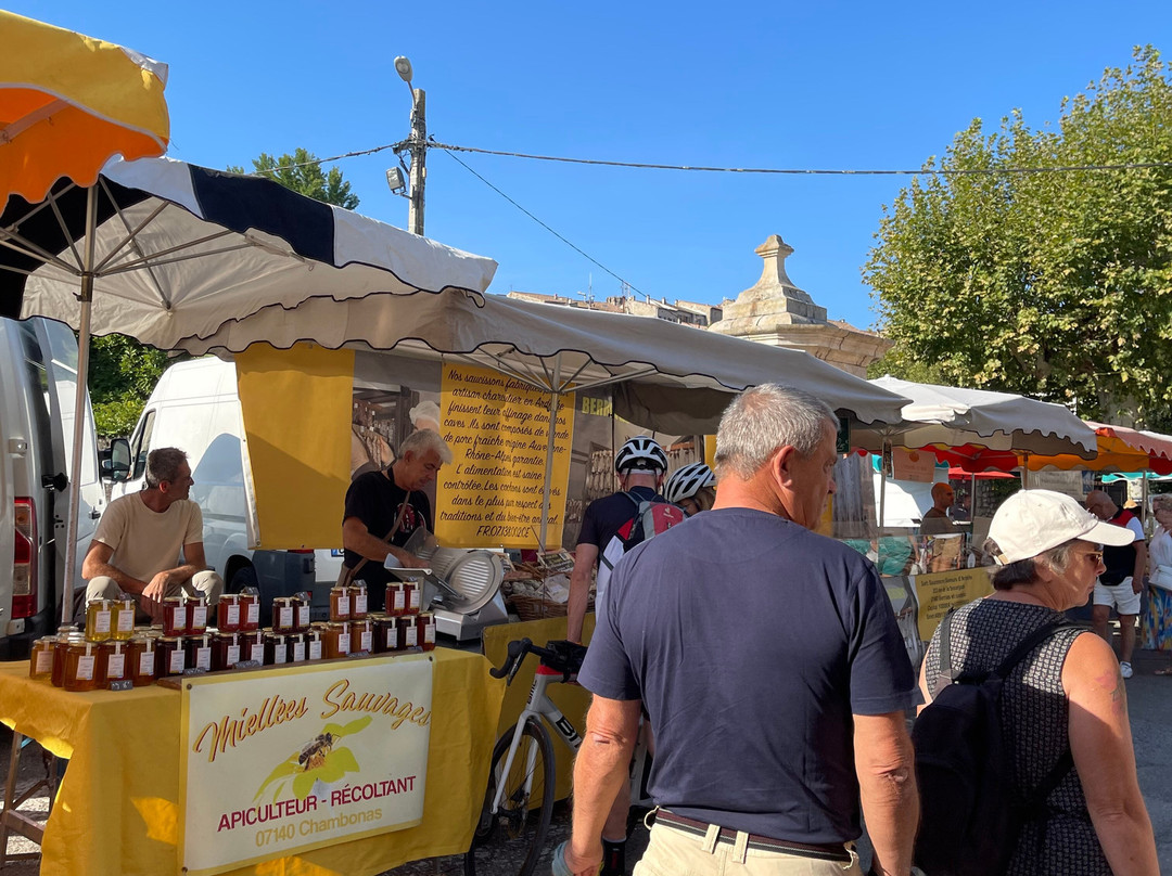 Marché Hebdomadaire De Joyeuse景点图片