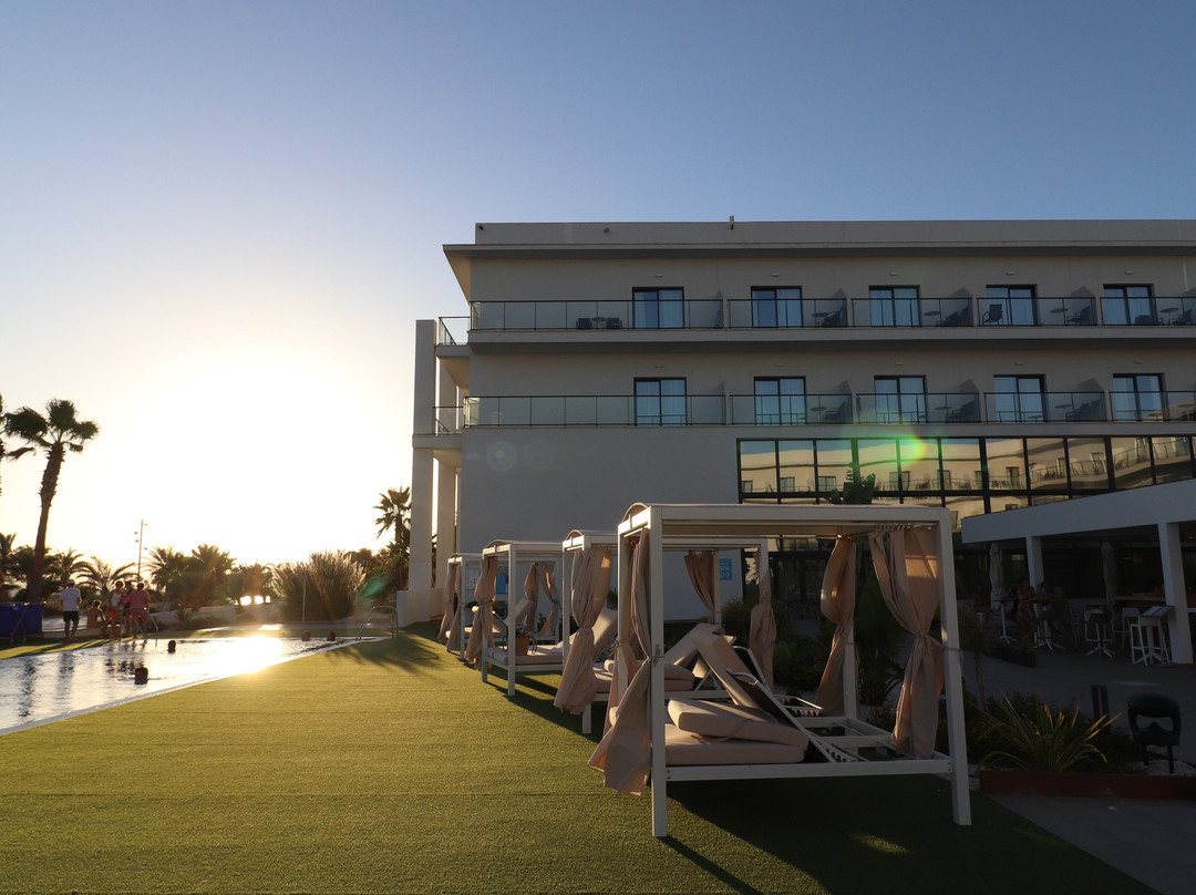 Cabogata Beach Hotel主图