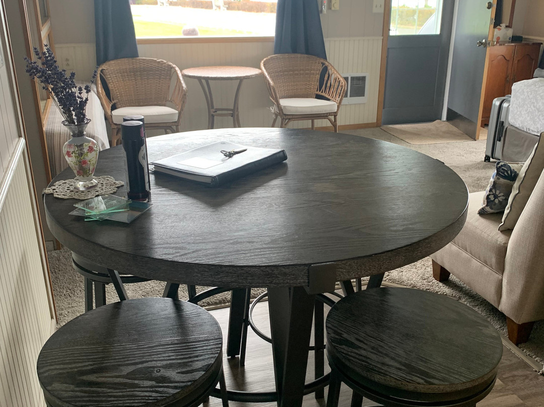 Juan De Fuca Waterfront Hotel & Cottages主图