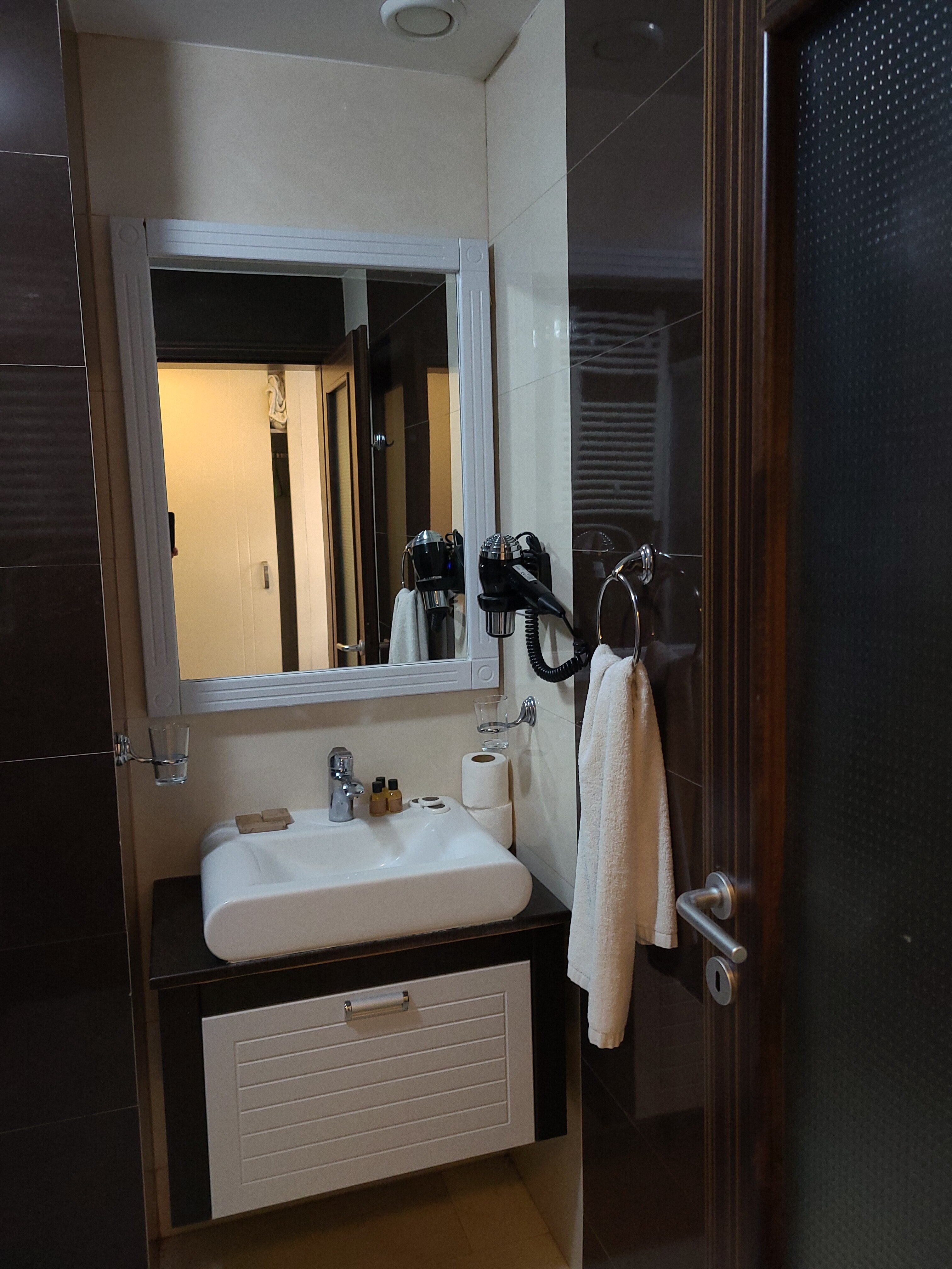Theranda Hotel-浴室