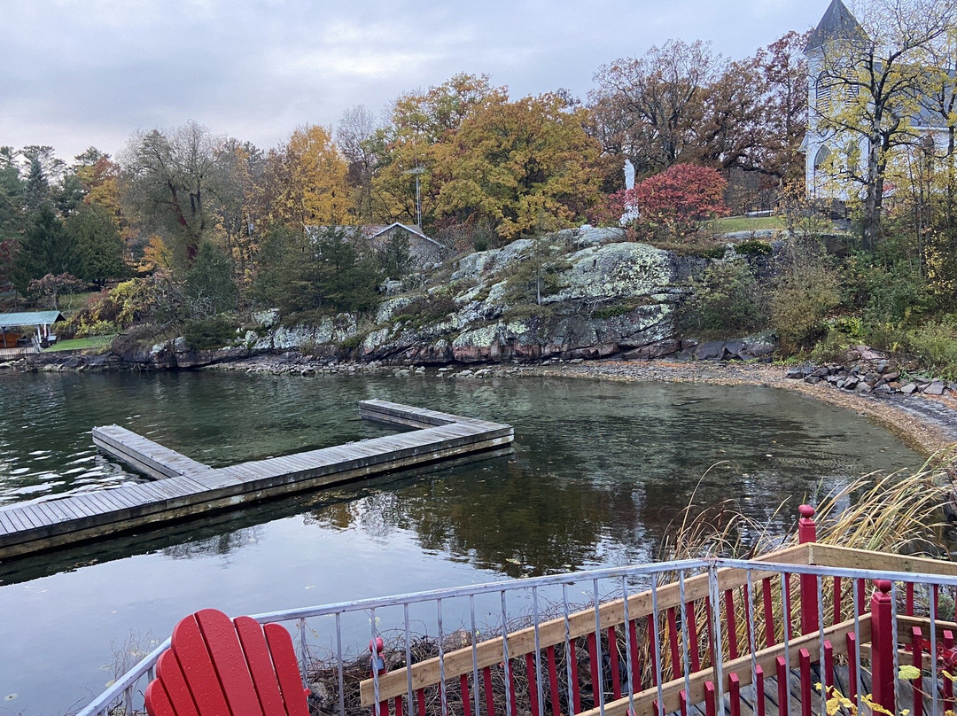 Boathouse Country Inn主图