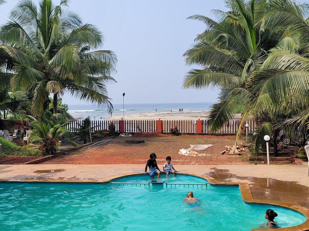 Blue Heaven Beach Resort主图