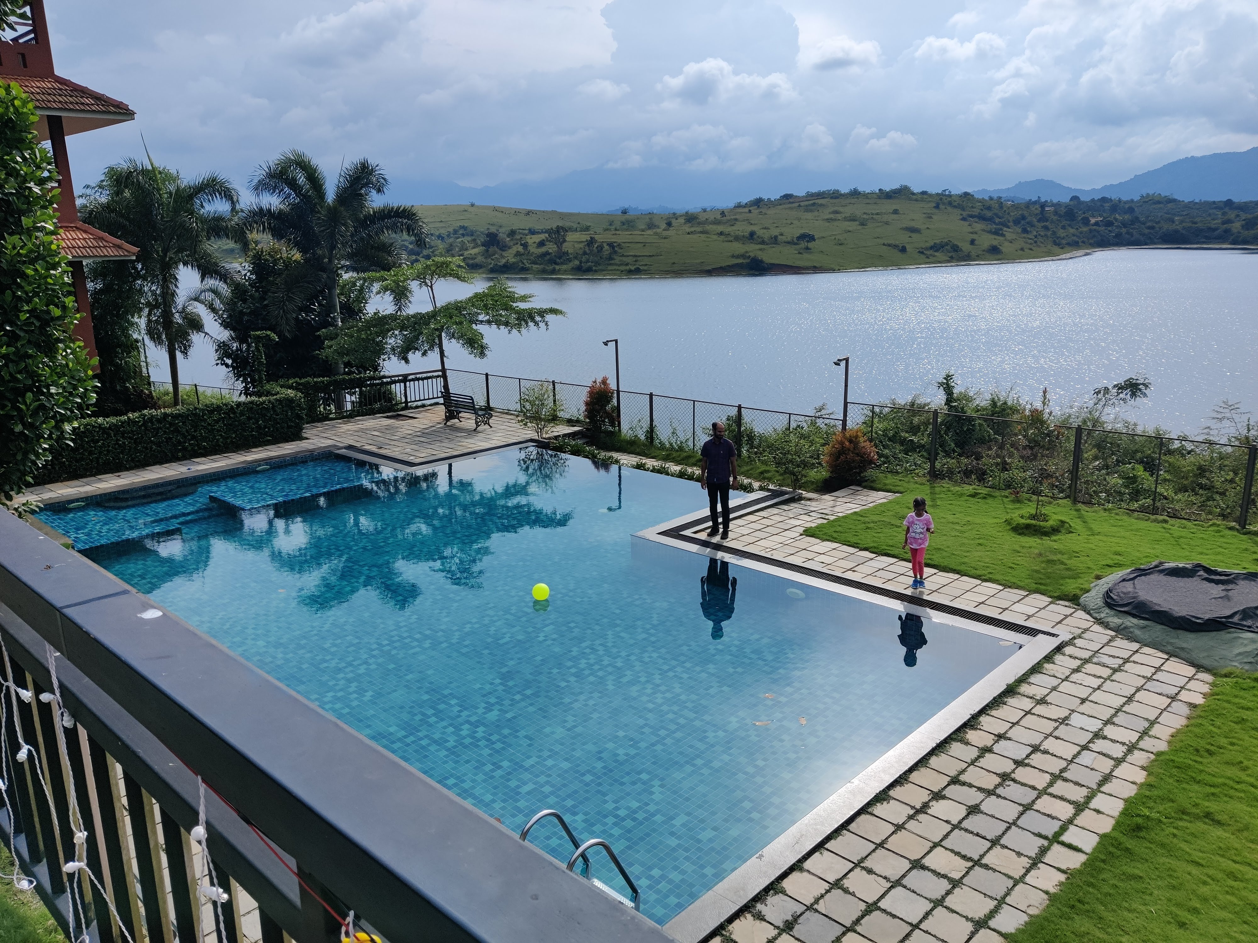 Regenta Jungle Resort Kabini Springs-泳池