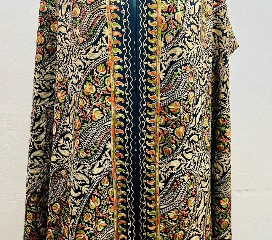 Indian textiles and jewells景点图片