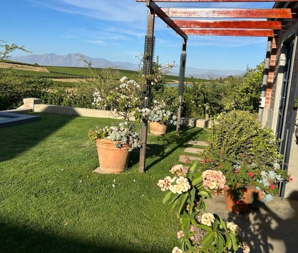 Vineyard Views Country House主图