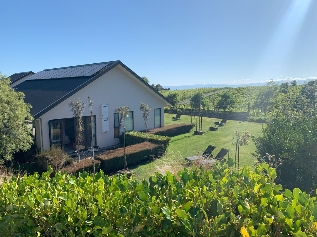 Pine Hill Lodge主图