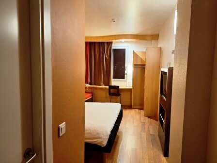 宜必思莱里达酒店-客卧