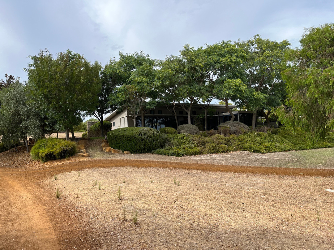 Petra Olive Oil Estate Dog-friendly Luxury Farmstay Accommodation主图