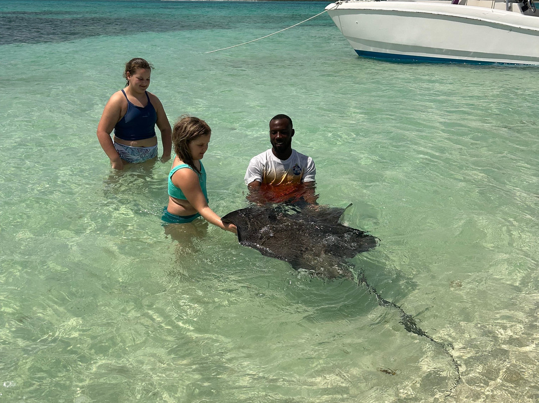 Wet Money Tours & Rentals-Cockburn Town必去景点