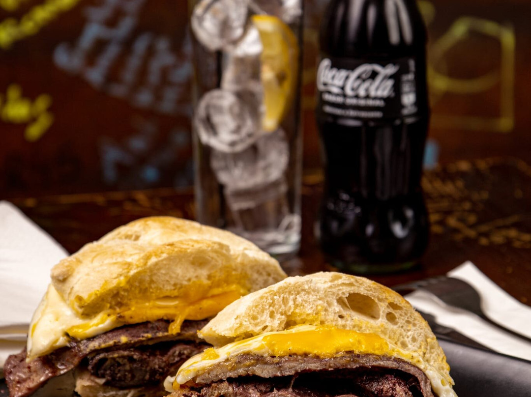 Obviamente Bar-维塞乌必去景点