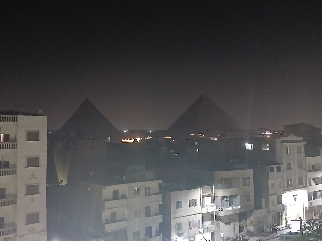 Happy Day Pyramids Boutique Hotel