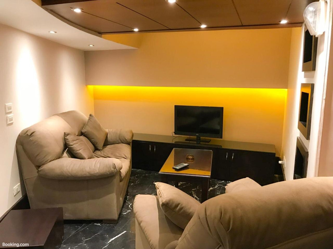 Tohfa Luxury Apartment主图