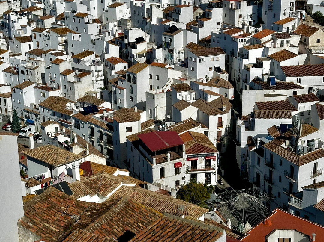 Casares Castle景点图片
