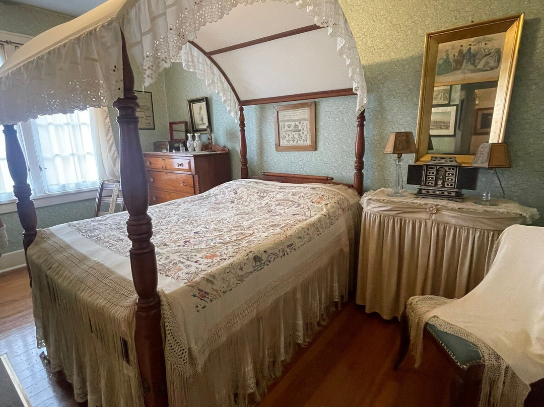 Chalet of the Golden Fleece Museum景点图片