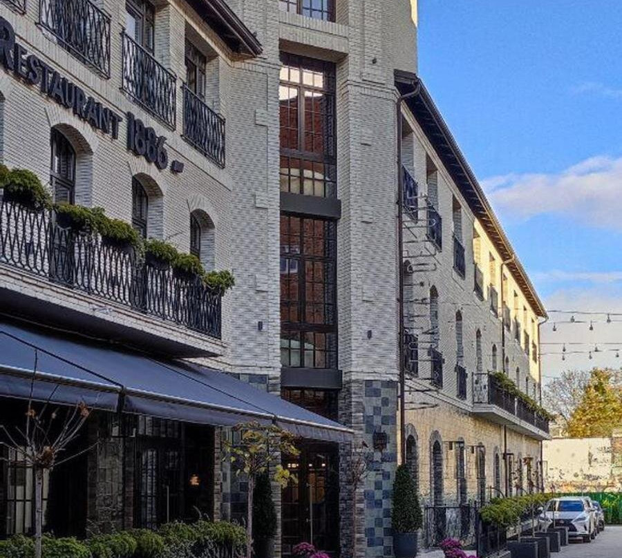 Victoria Deluxe Hotel