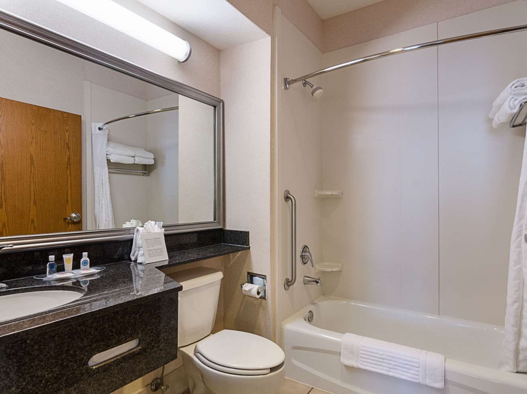 Quality Suites Springdale West I-49主图