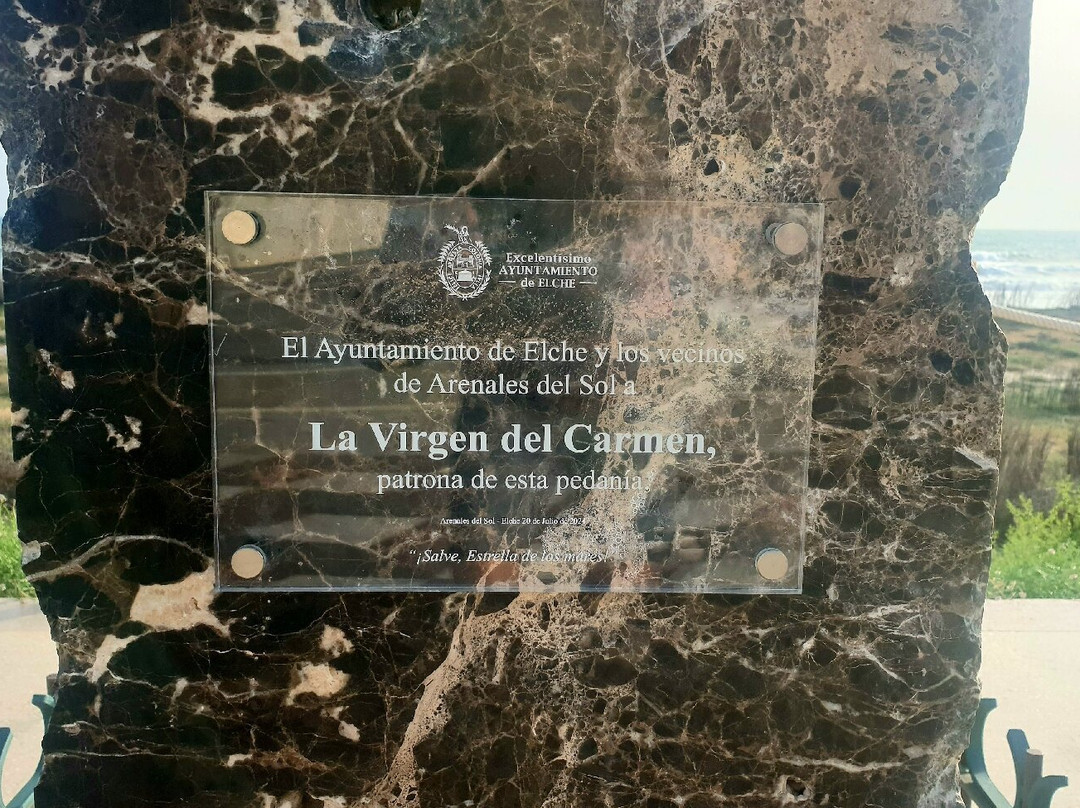 Escultura Vírgen Del Carmen-Los Arenales del Sol必去景点