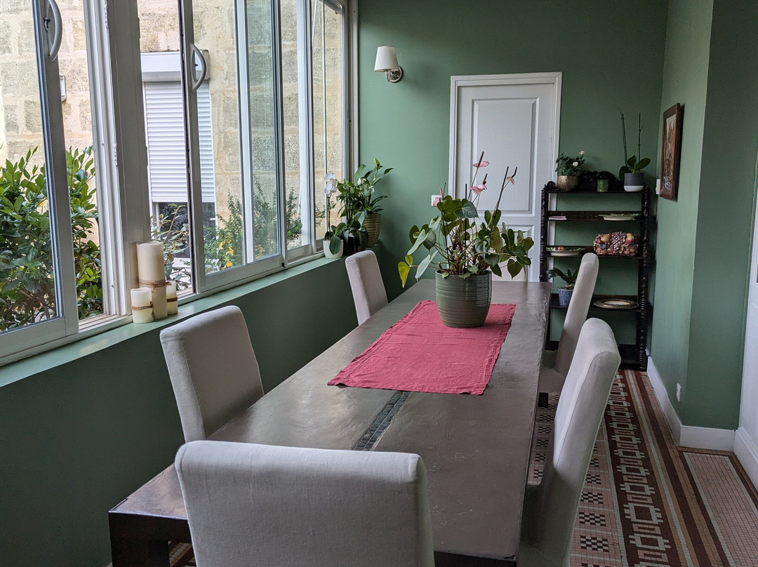 拉浩特蒙田酒店主图