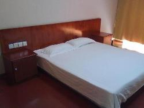 济宁豪庭酒店建设路店主图