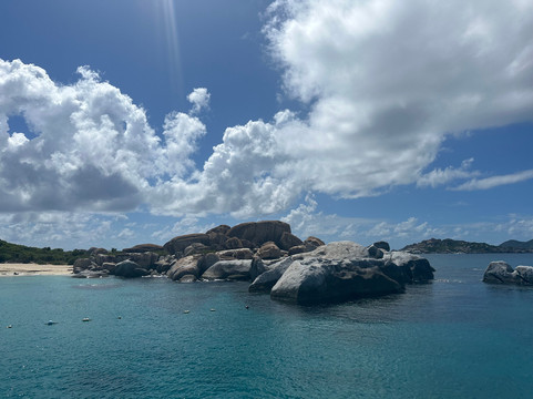 Vibin' Vi Boat Charters-East End必去景点