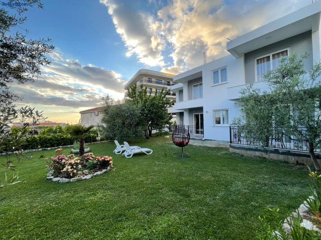 Sea Garden Apartments