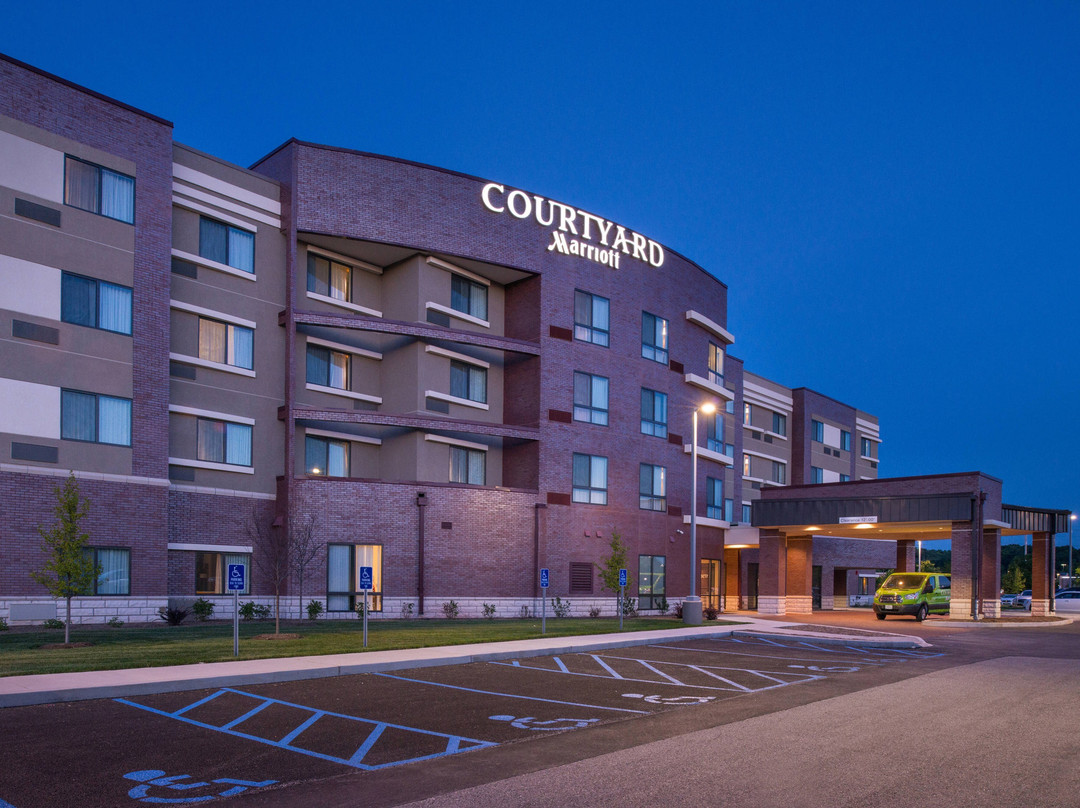 Courtyard St Louis Chesterfield